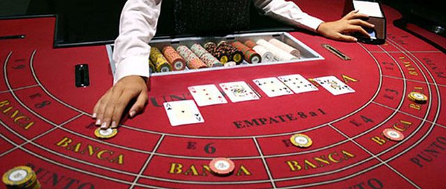 Mua thêm chip khi chơi bài tại casino online